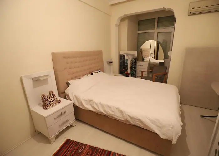 Gagarin Pub & Hotel Antalya, Türkiye