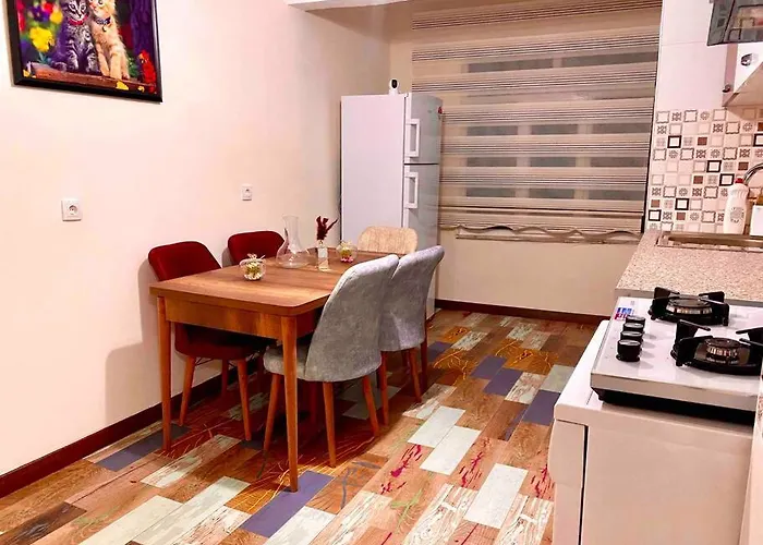 Licensed ,Jazzy Top Class 3 Bedrooms Homes 100Mb Wi-Fi