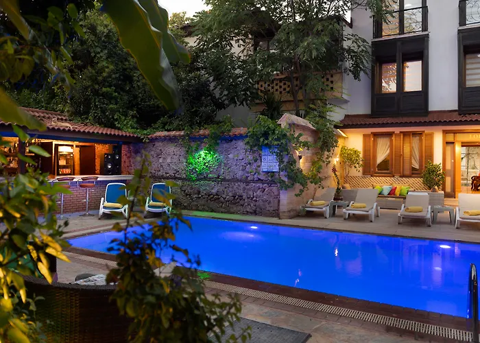 Castle Old Town Hotel