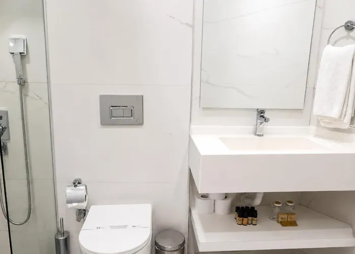 Qinn Hotels